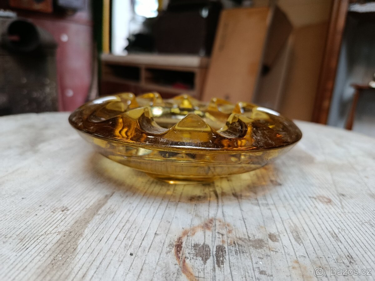 Retro Skleněné Popelníky - 4