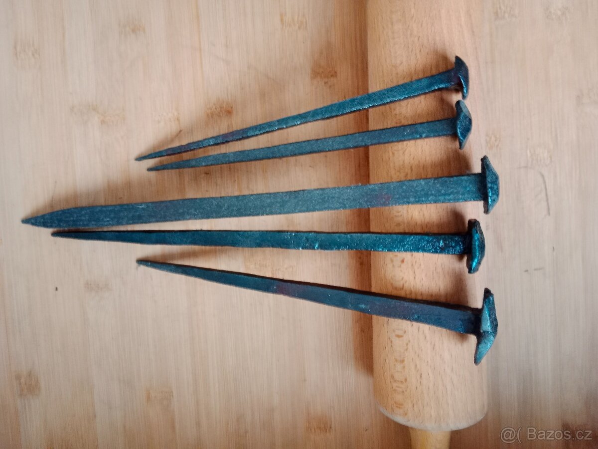 Starobylé repasované hřeby 21-29 cm 5 kusů - 4