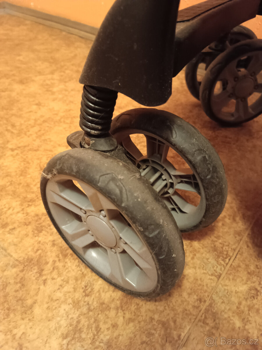 Kočárek Lionelo Emma Plus - 4