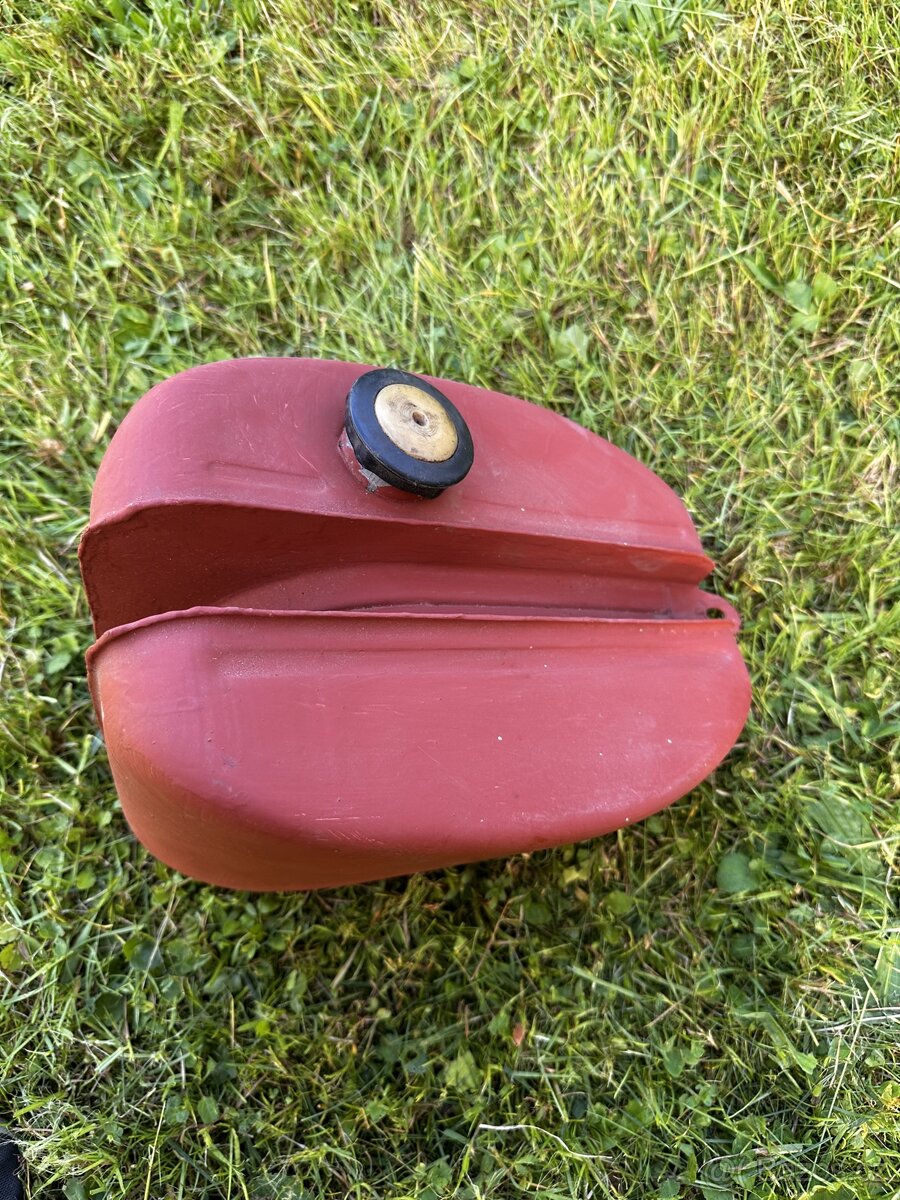 Palivová nádrž - 4