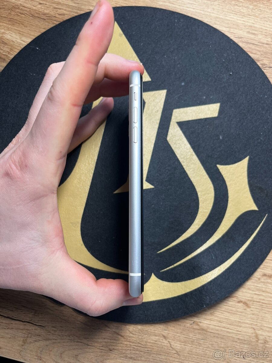 iPhone 11 - 64 GB - 100% bateri - 4