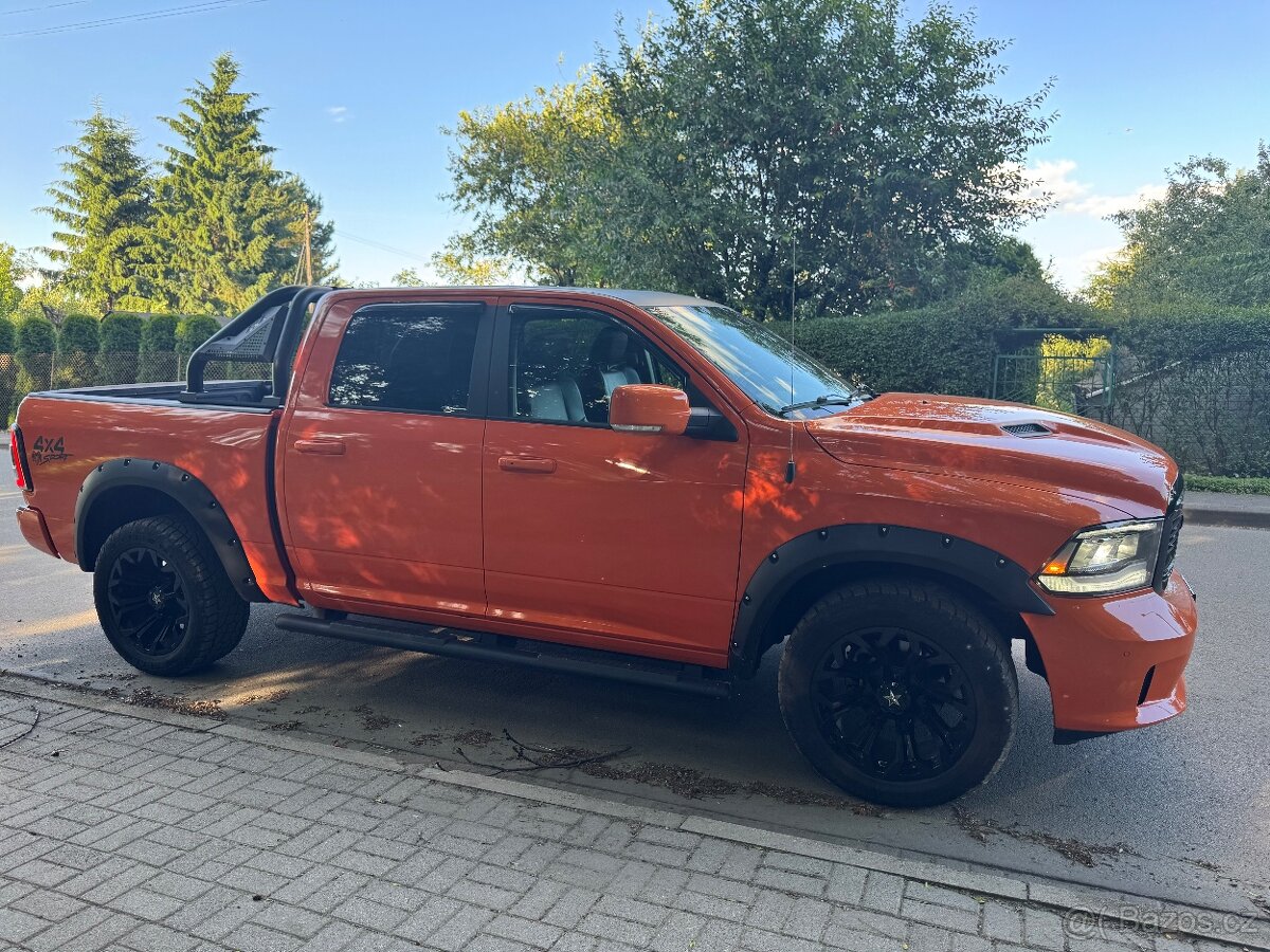 Dodge Ram 1500 5.7 hemi