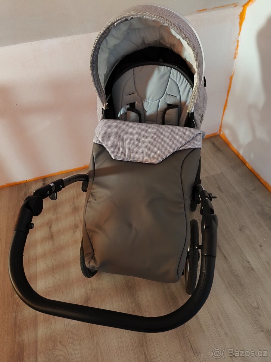 Kočárek Jasmine šedostříbrný - 4