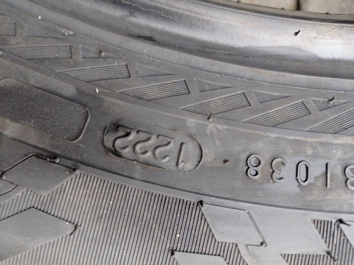 Fungl nové letní pneu NOKIAN 215/65/17, 103V - 4