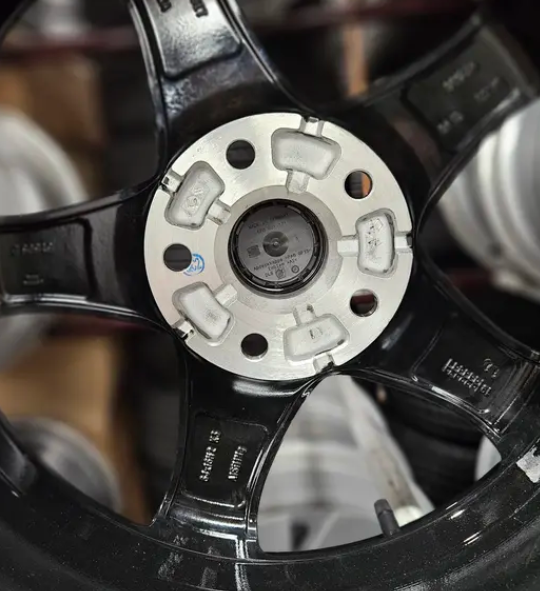 ŠKODA 6J 16 ET48 5X112 57,1MM NEJETÁ SADA - 4