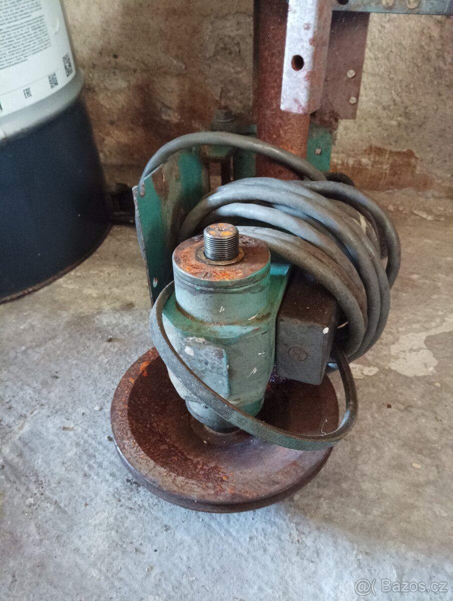 Soustruh na dřevo domácí výroby asi i kovy - 4