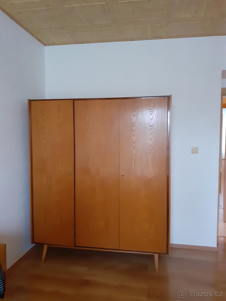 DARUJI ZA ODVOZ SKŘÍNĚ, KOMODY A SEDACÍ SOUPRAVU - 4