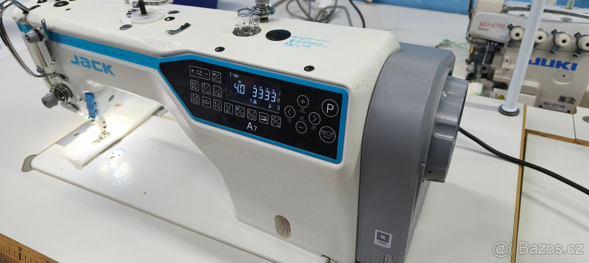 Průmyslový automatický šicí stroj Jack A7 - 4