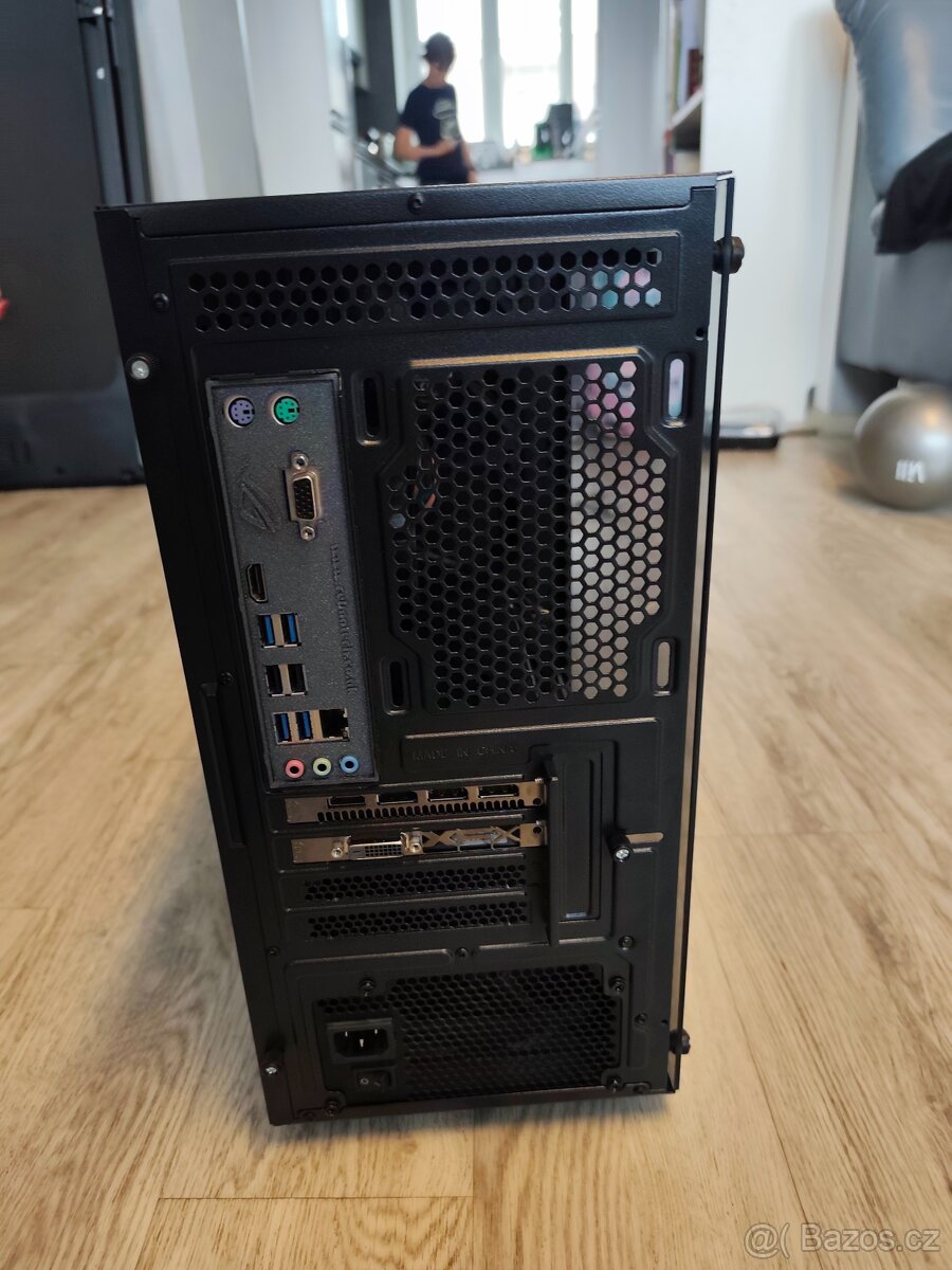 AMD Radeon Herní počítač - 4