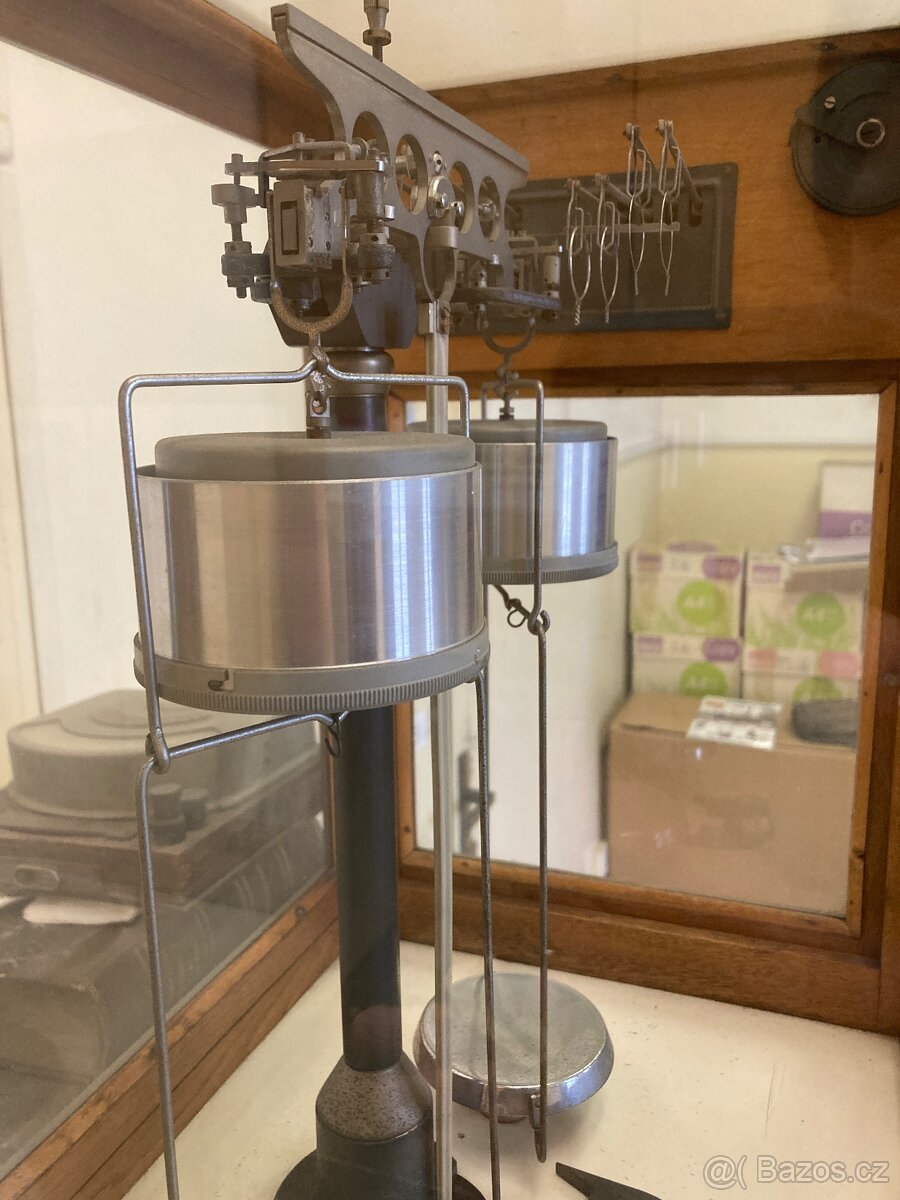 Historické laboratorní váhy - 4