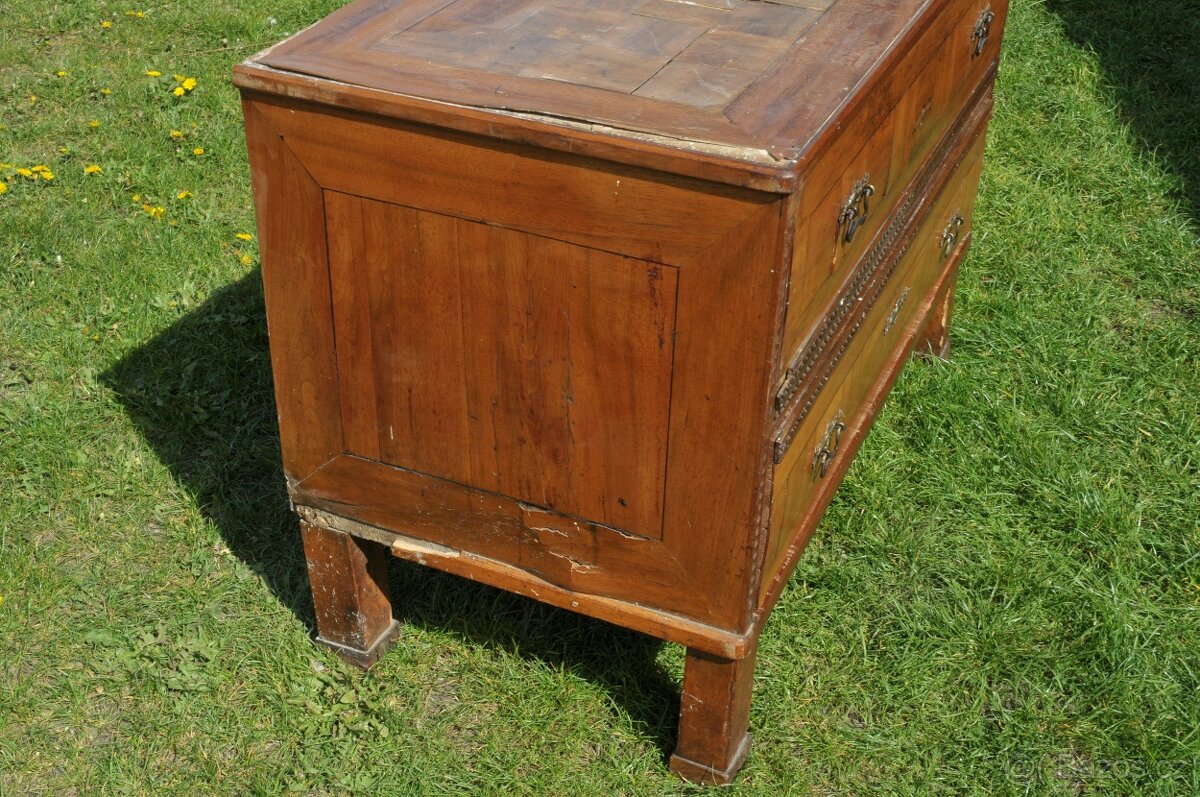 Starožitná šuplíková komoda Biedemeier - 4