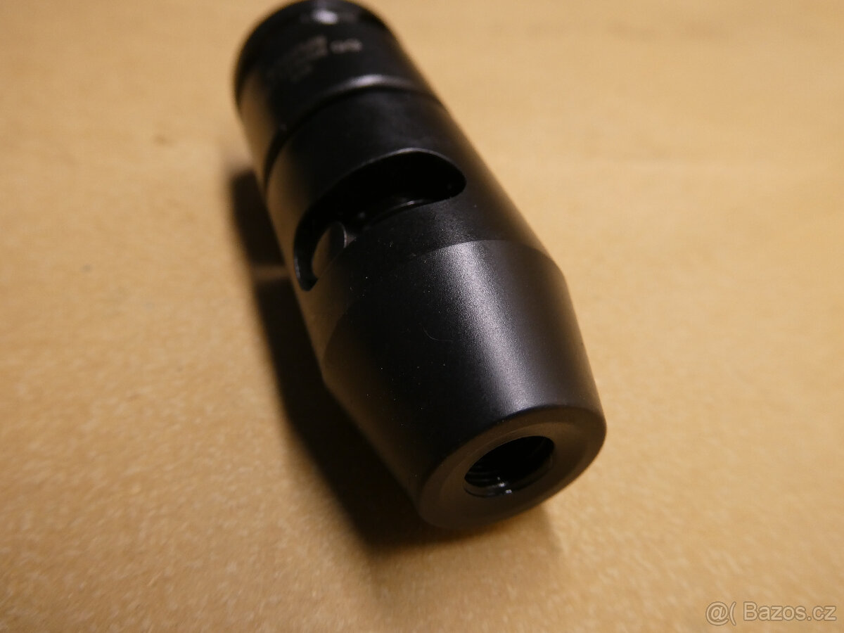 Vratidlo a upínače na závitníky - 4