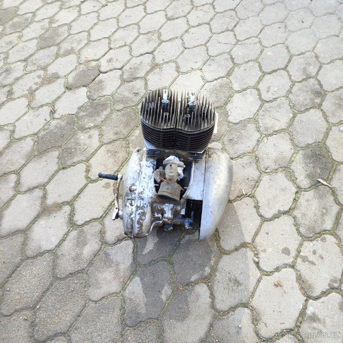 Motor Jawa 350 Kývačka - 4