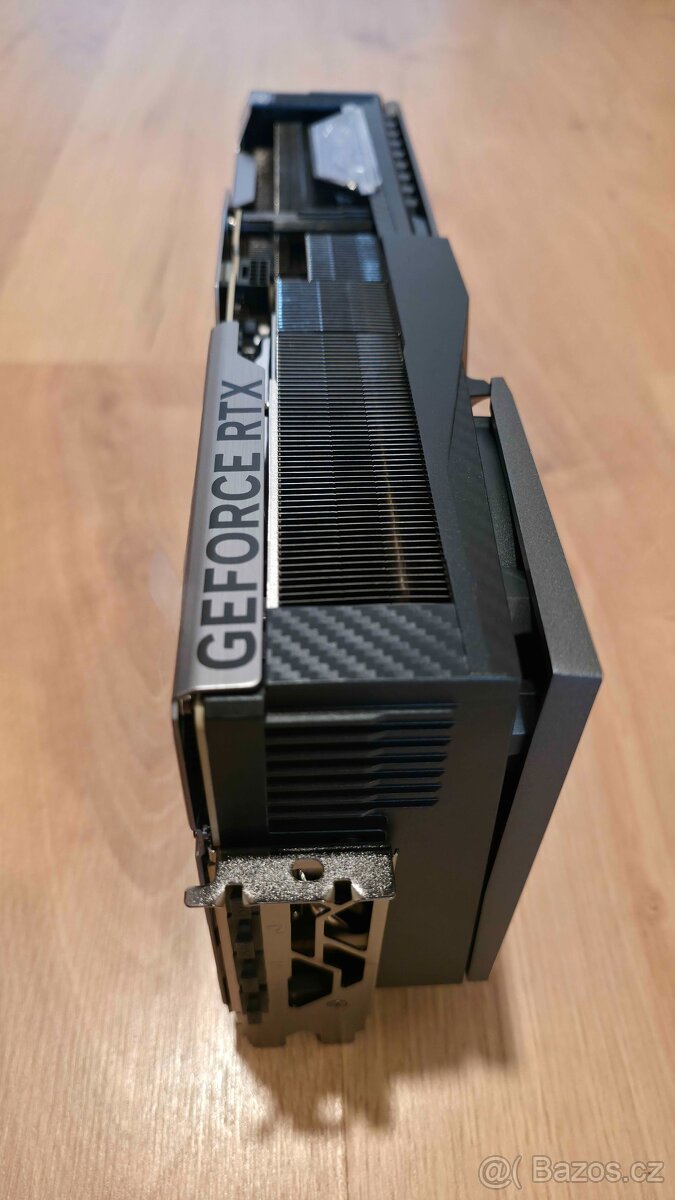 MSI GeForce RTX 5090 32G VANGUARD SOC LAUNCH EDITION - 4