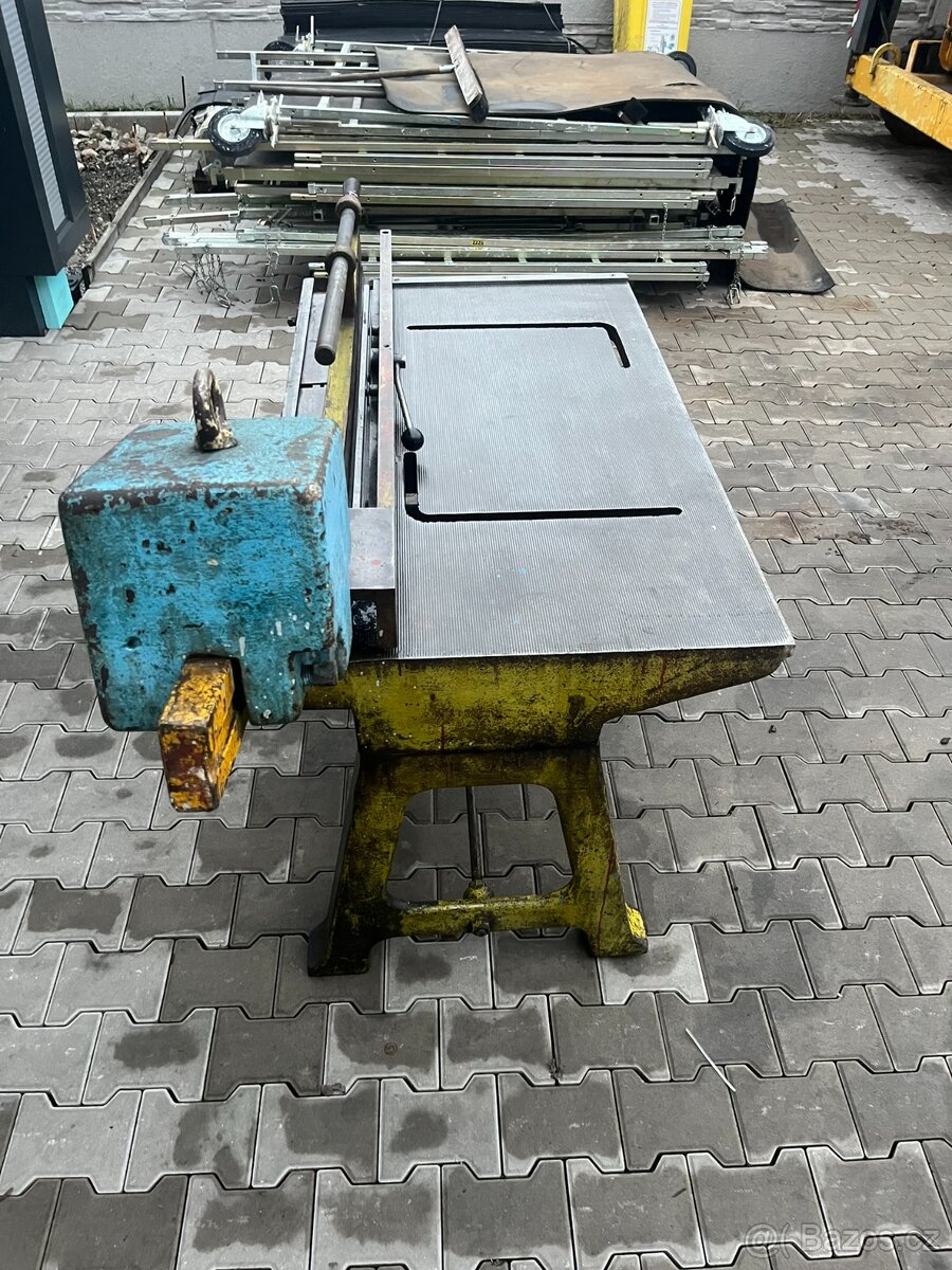 Nůžky tabulové 1000/2 - 4