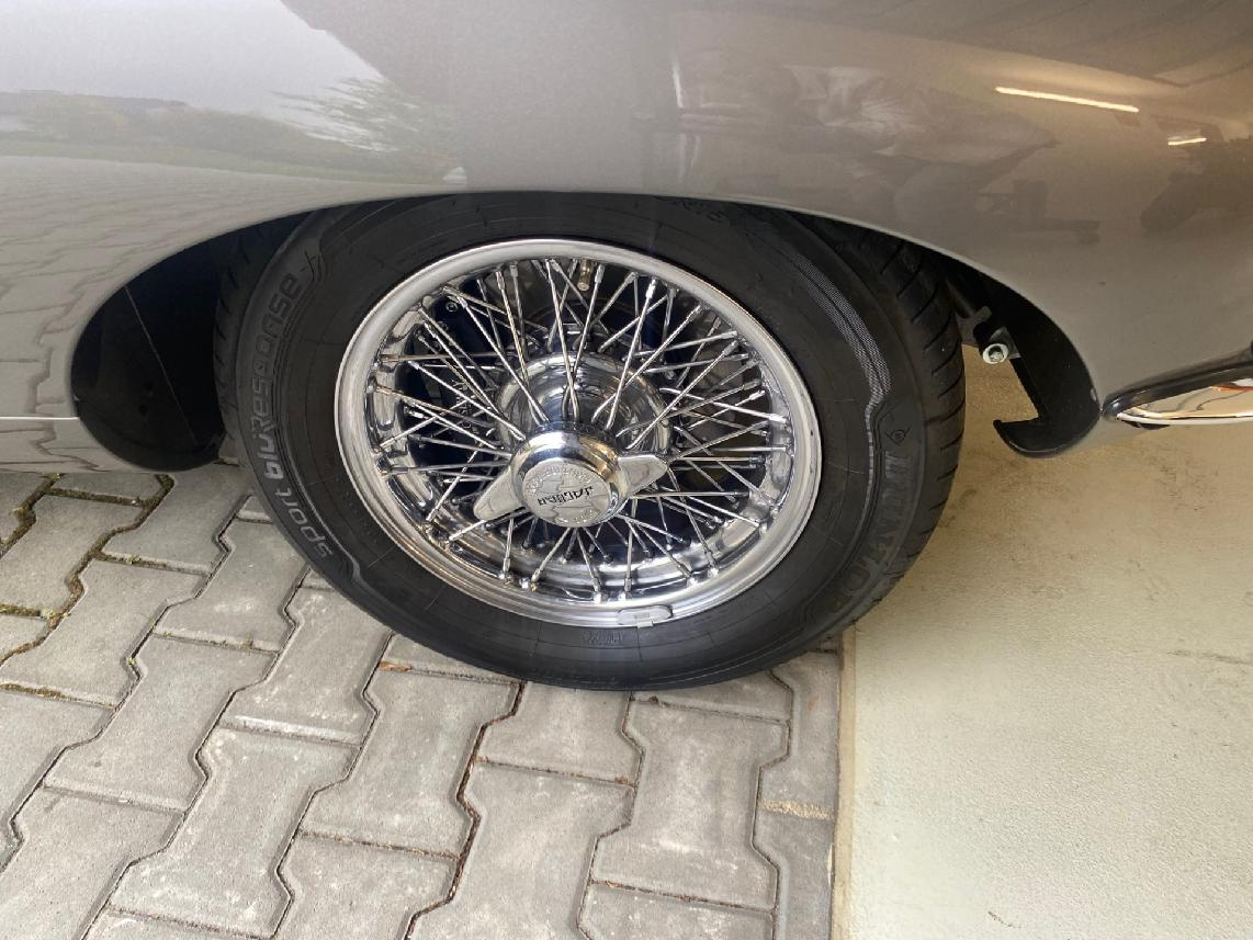 Jaguar E-Type 4.2 Series 1½ (1967) - 4