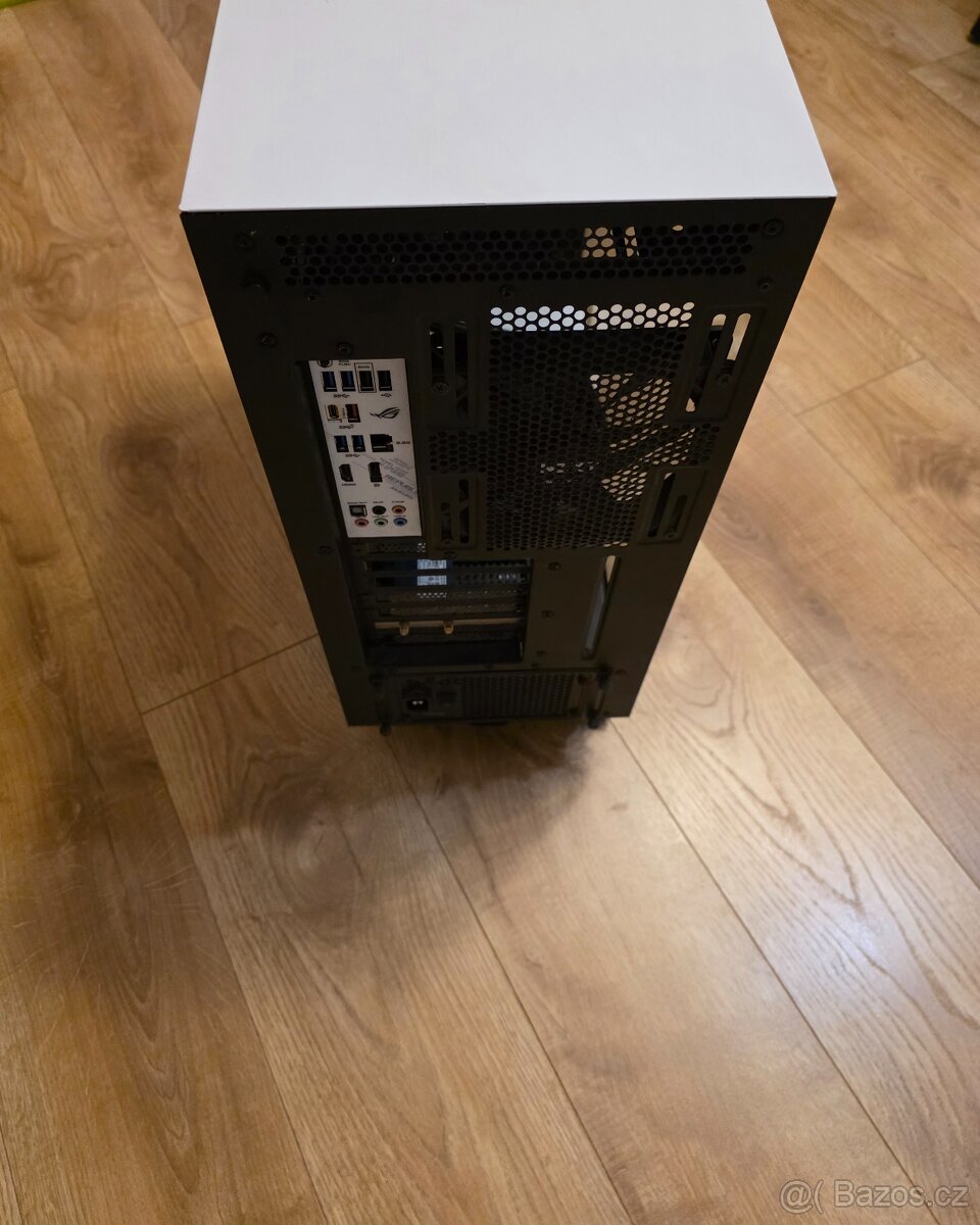 NZXT H700 - 4