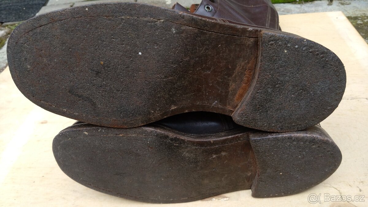 Staré kožené jezdecké boty - 4