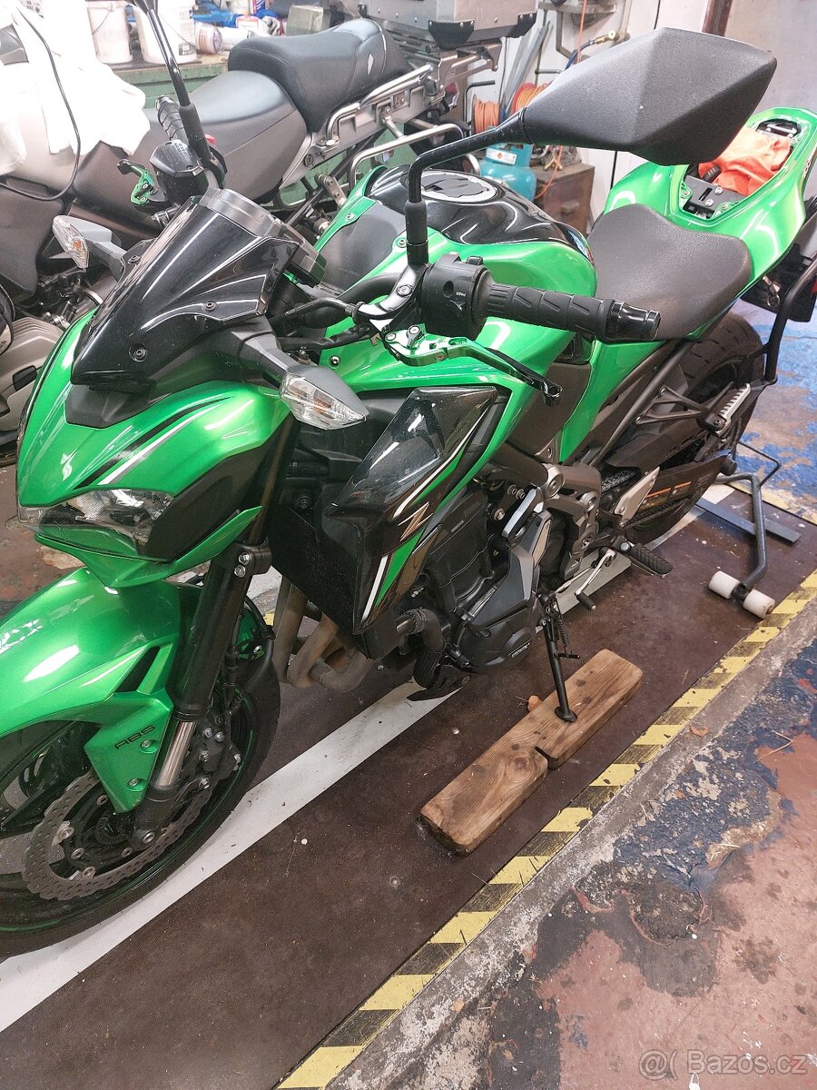 Kawasaki Z900 - 4
