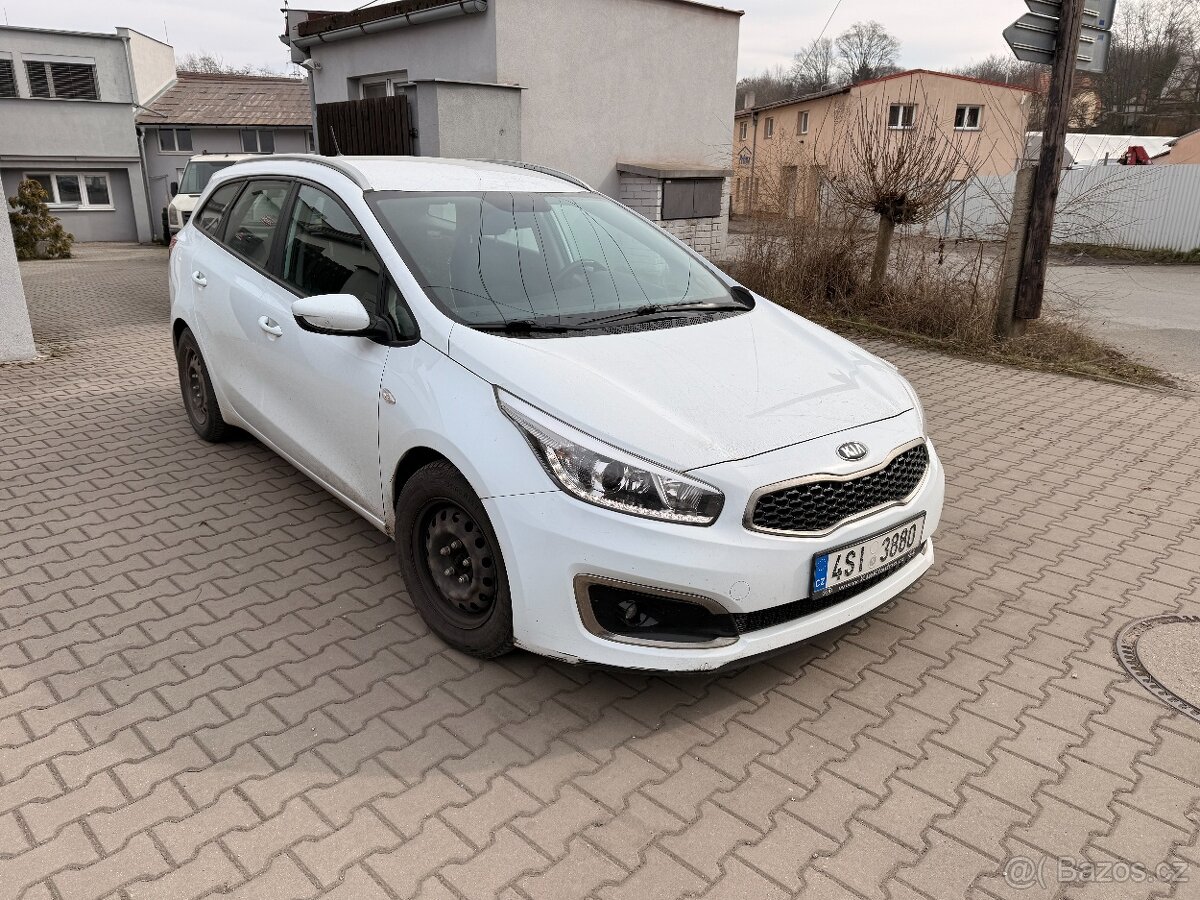Kia Cee´d, 1.4 CRDi Comfort Plus - 4