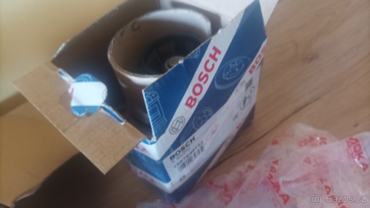Nová rozvodová sada, řemen + vodní pumpa BOSCH + řetěz - 4