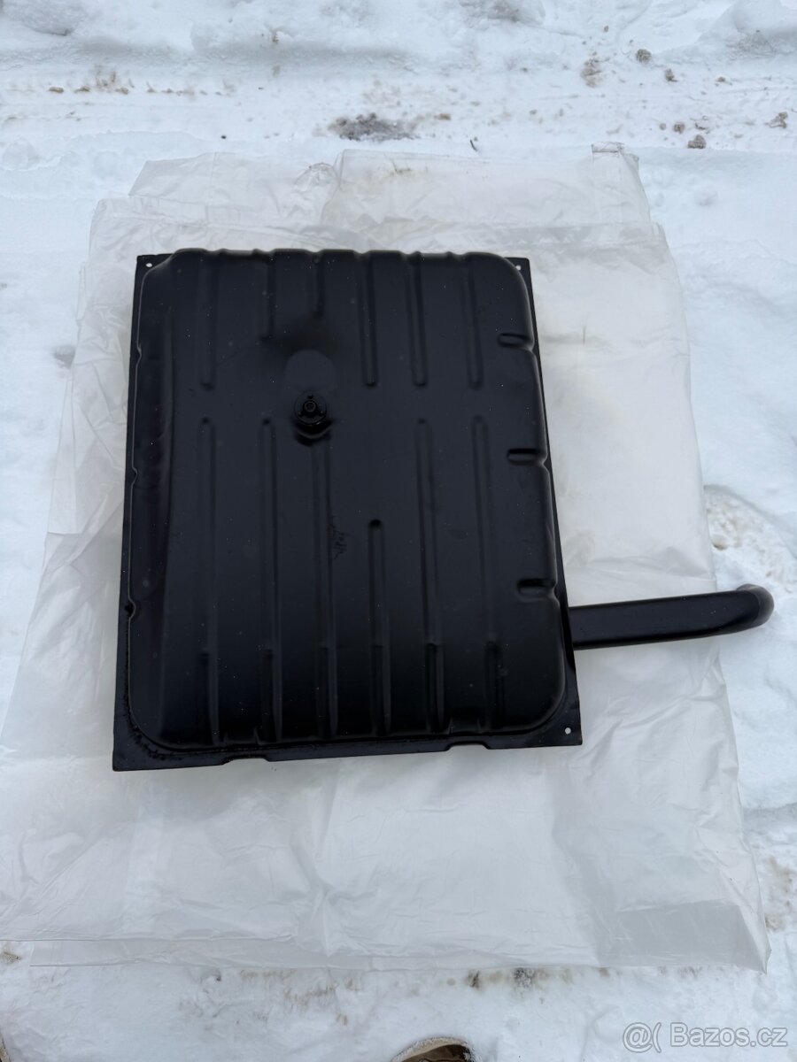 nová palivová nádrž Gaz 21 Volha - 4