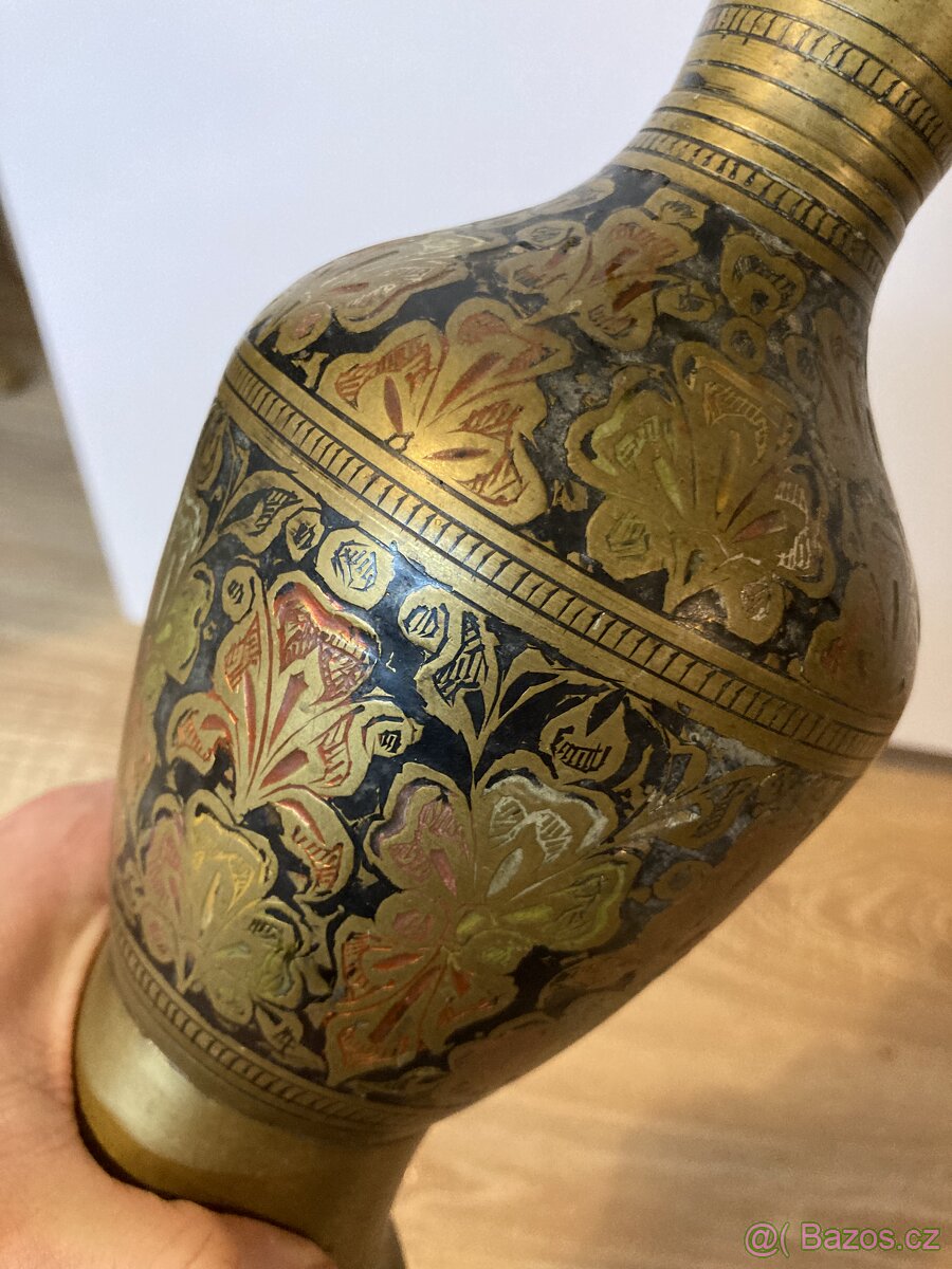 Menší mosazná váza - 4