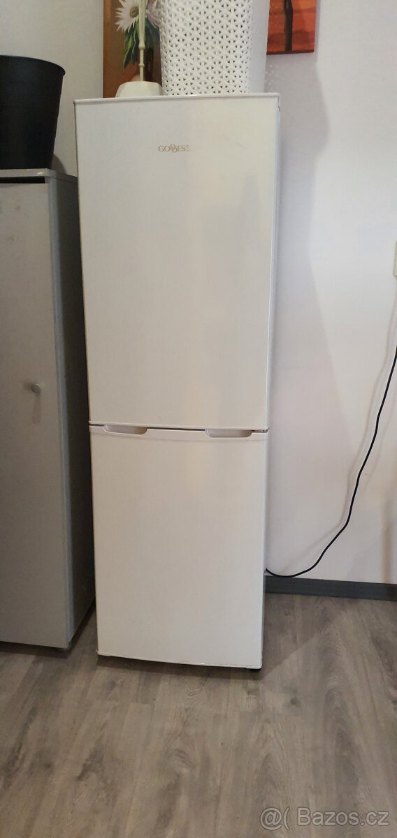 lednice s mrazákem dole - 4