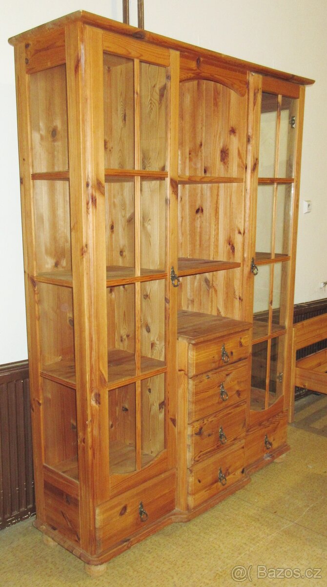 Borovicová vitrína - celomasiv - Výborný stav - 4