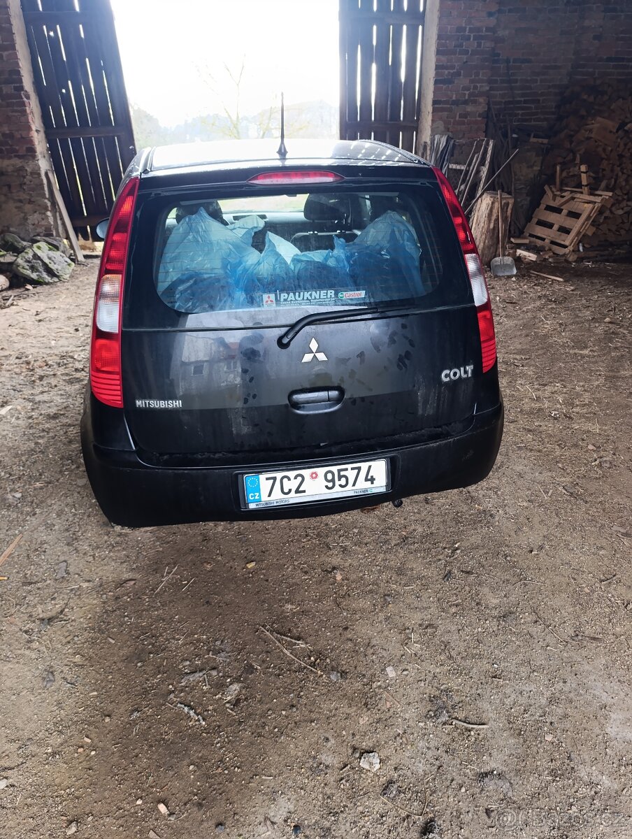 Mitsubishi Colt - 4