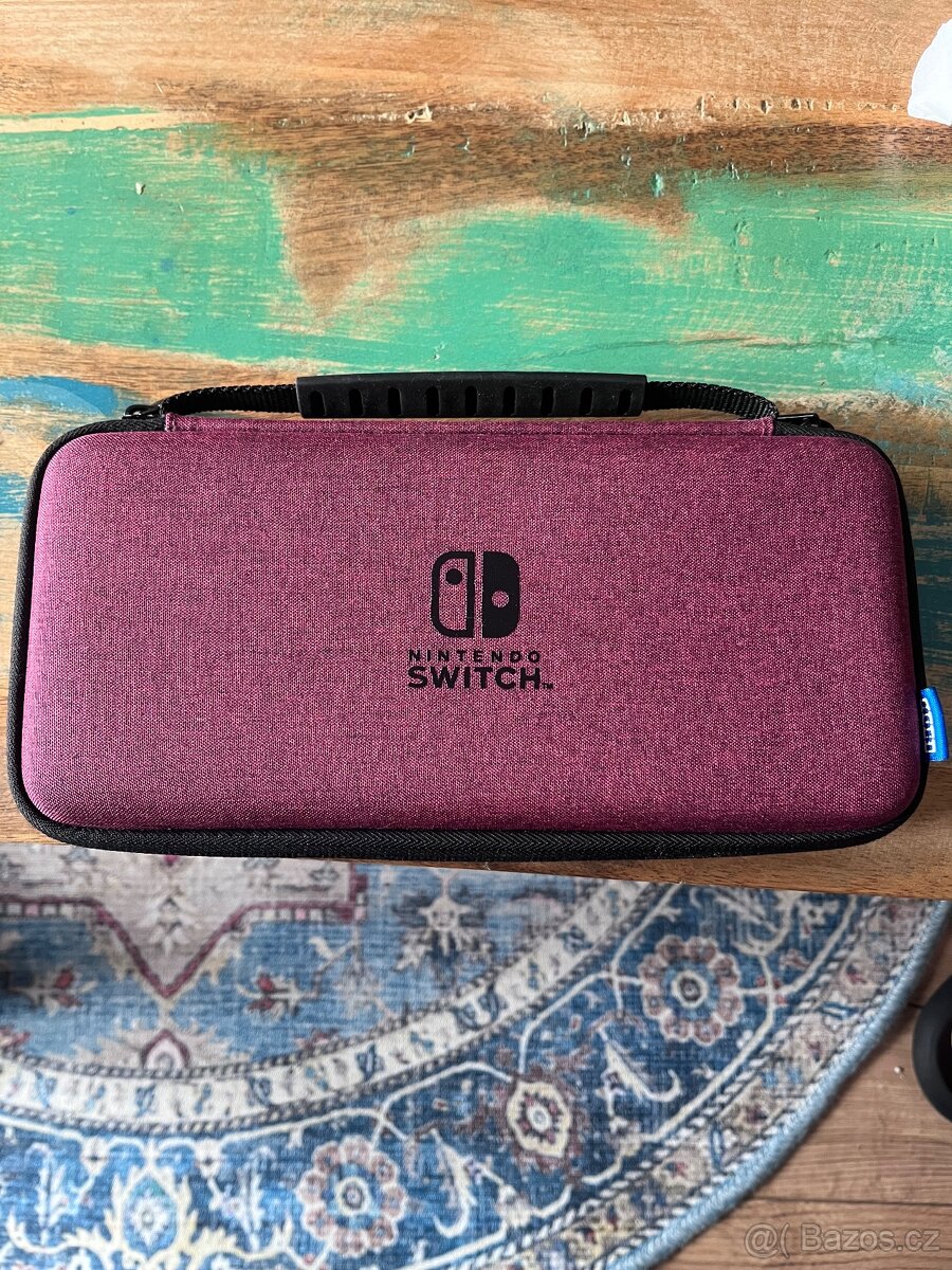 Nintendo Switch OLED + 2 hry - 4