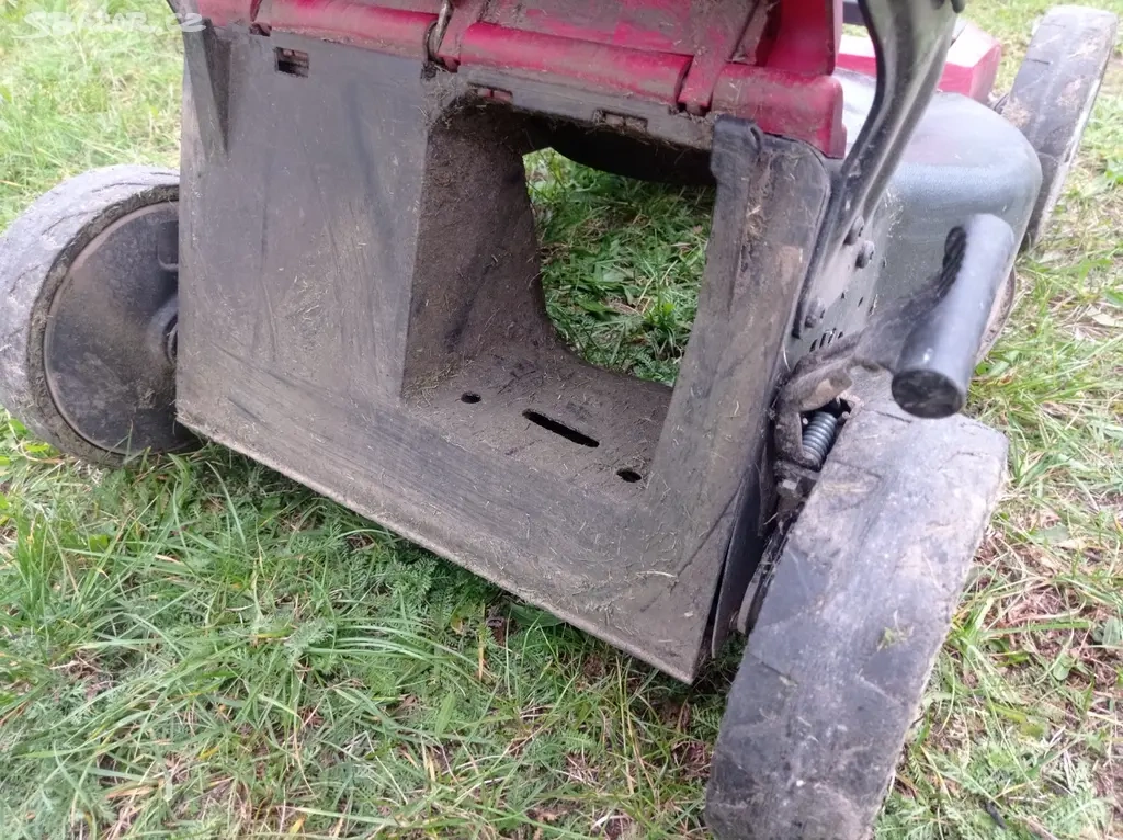 Podvozek na travní sekačku - 4