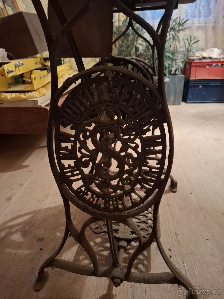 Retro šicí stroj - 4