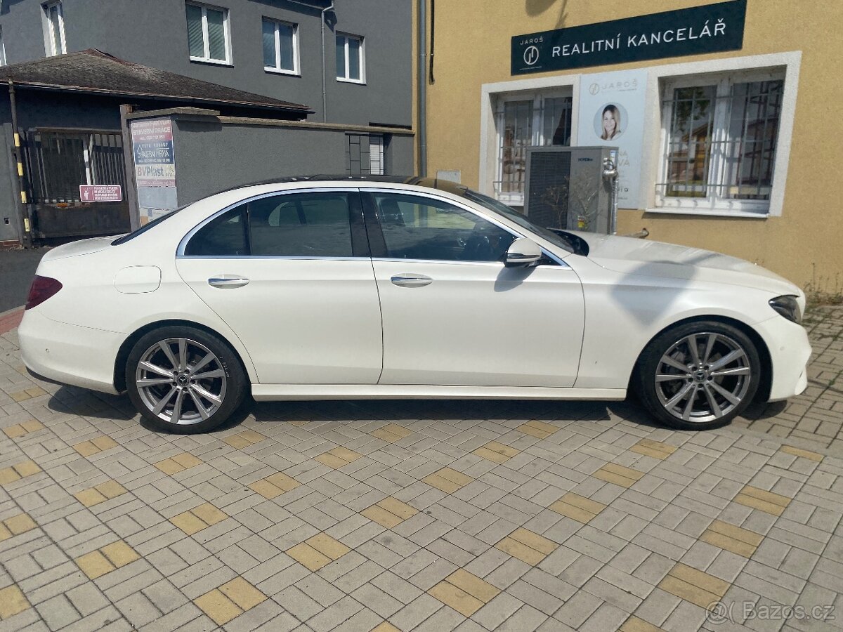 Mercedes Benz E250i - 4