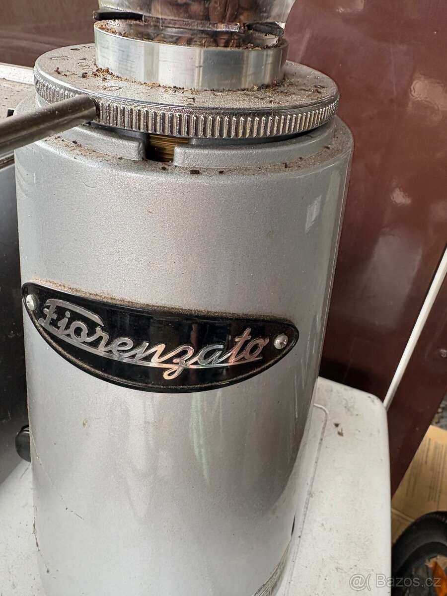 Mlýnek na kávu značky Fiorenzato - 4