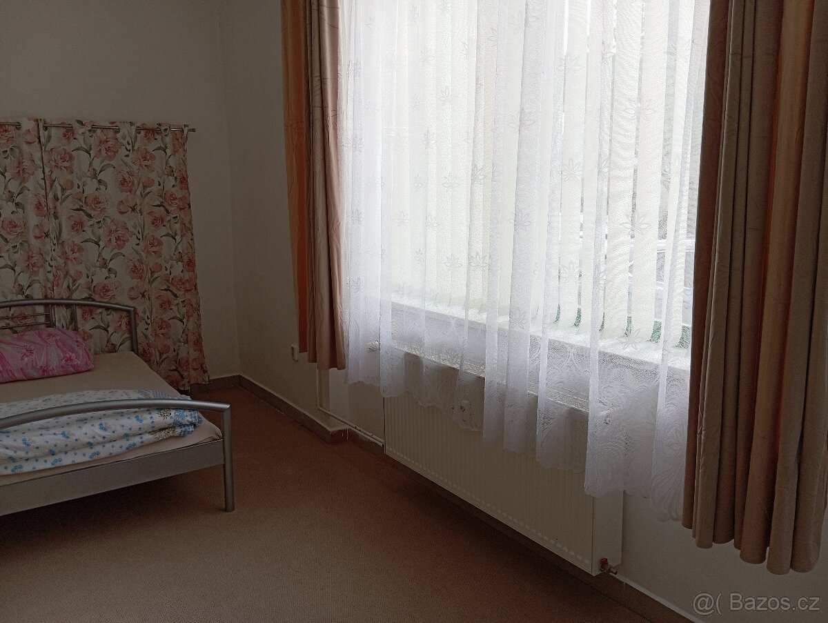 Pronajmu 1+kk kompletně zařízený 34m2 v širším centru - 4