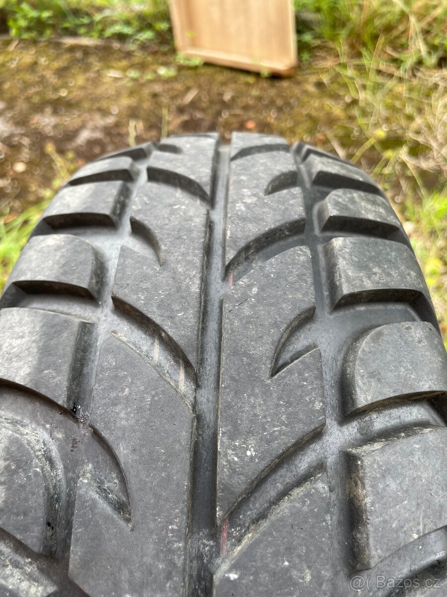 Suzuki ltz 400 silniční kola