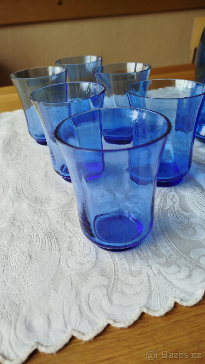 stará nápojová souprava modré sklo - 4