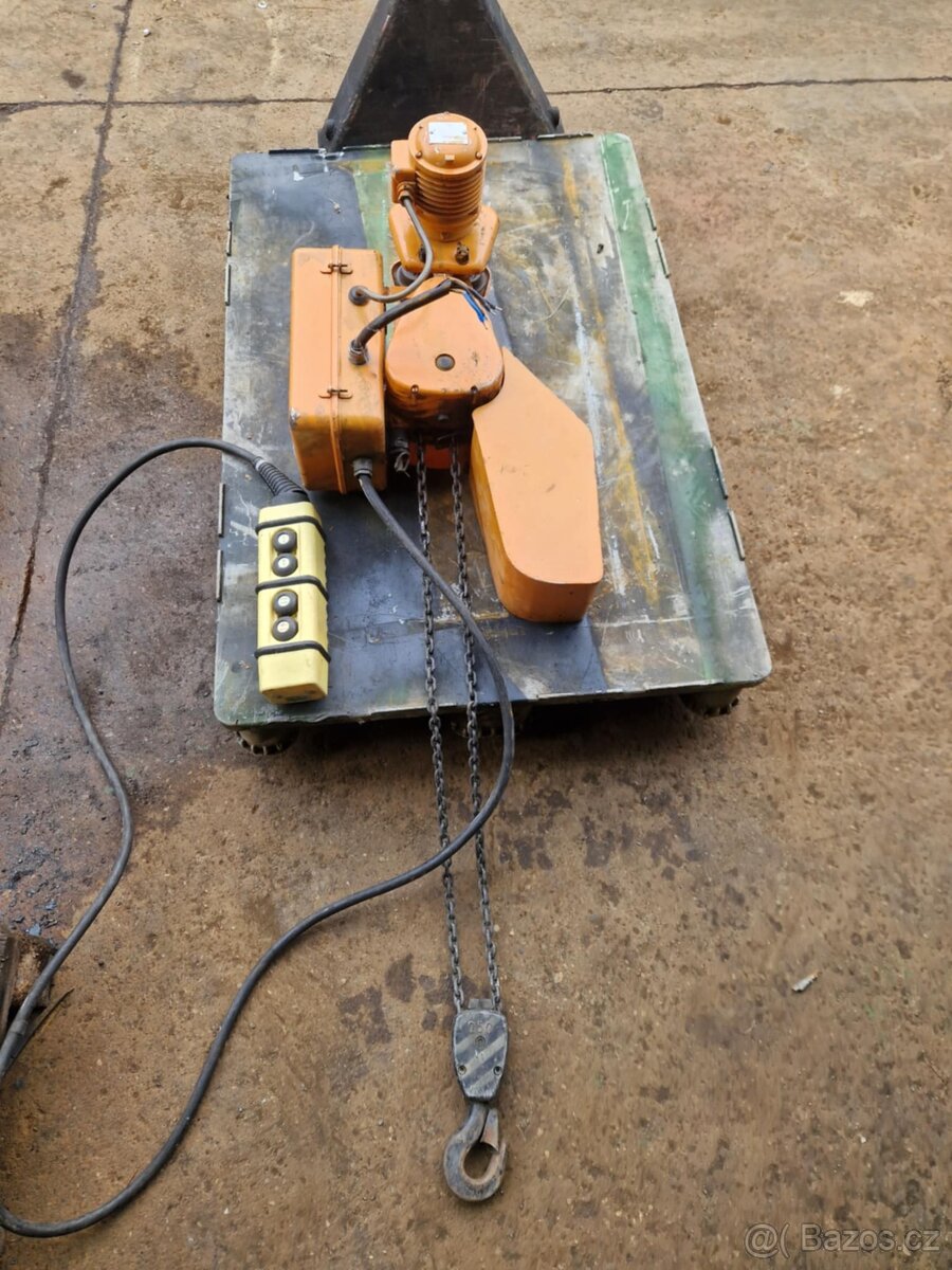 Dílenský sloupový jeřáb - 4