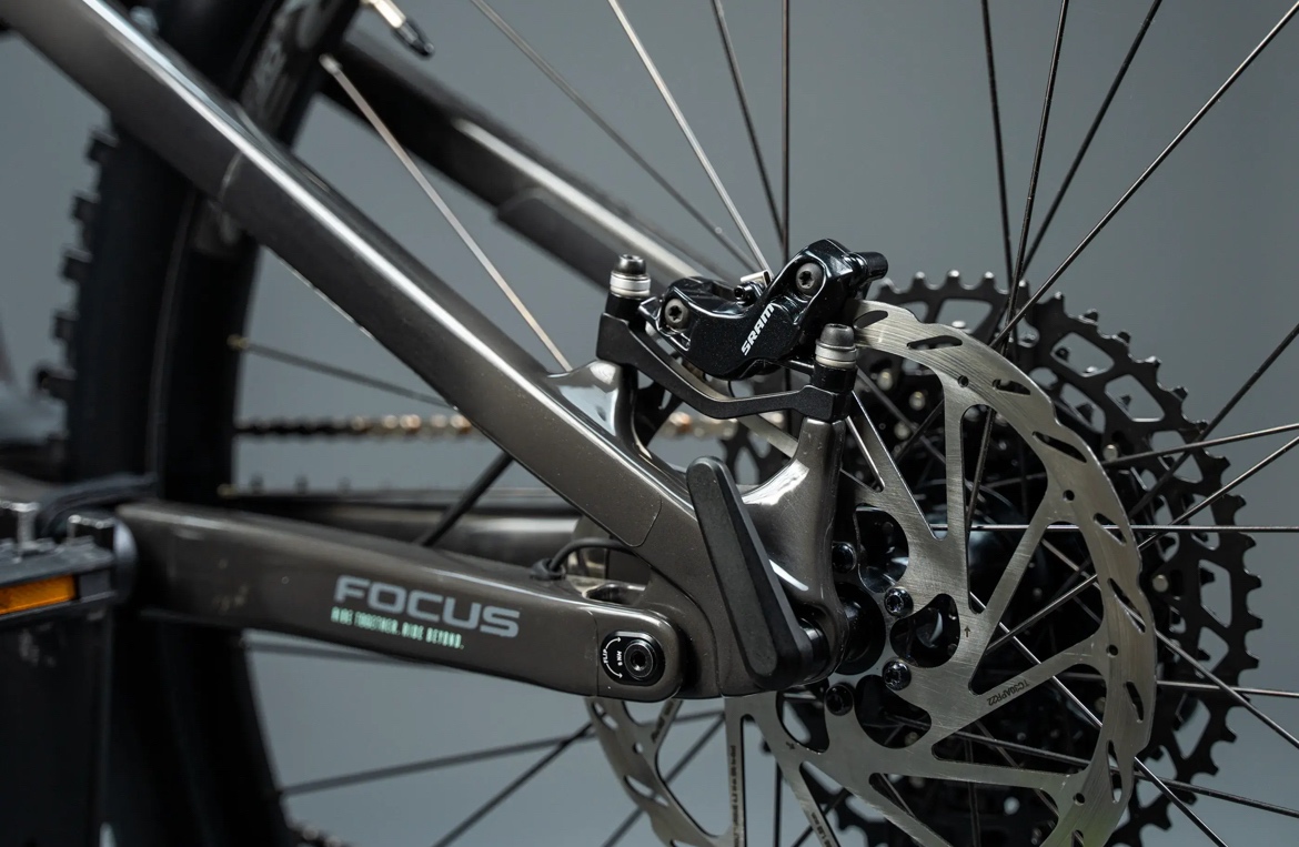 Nové karbonové elektrokolo Focus JAM² SL 8.7 - 4