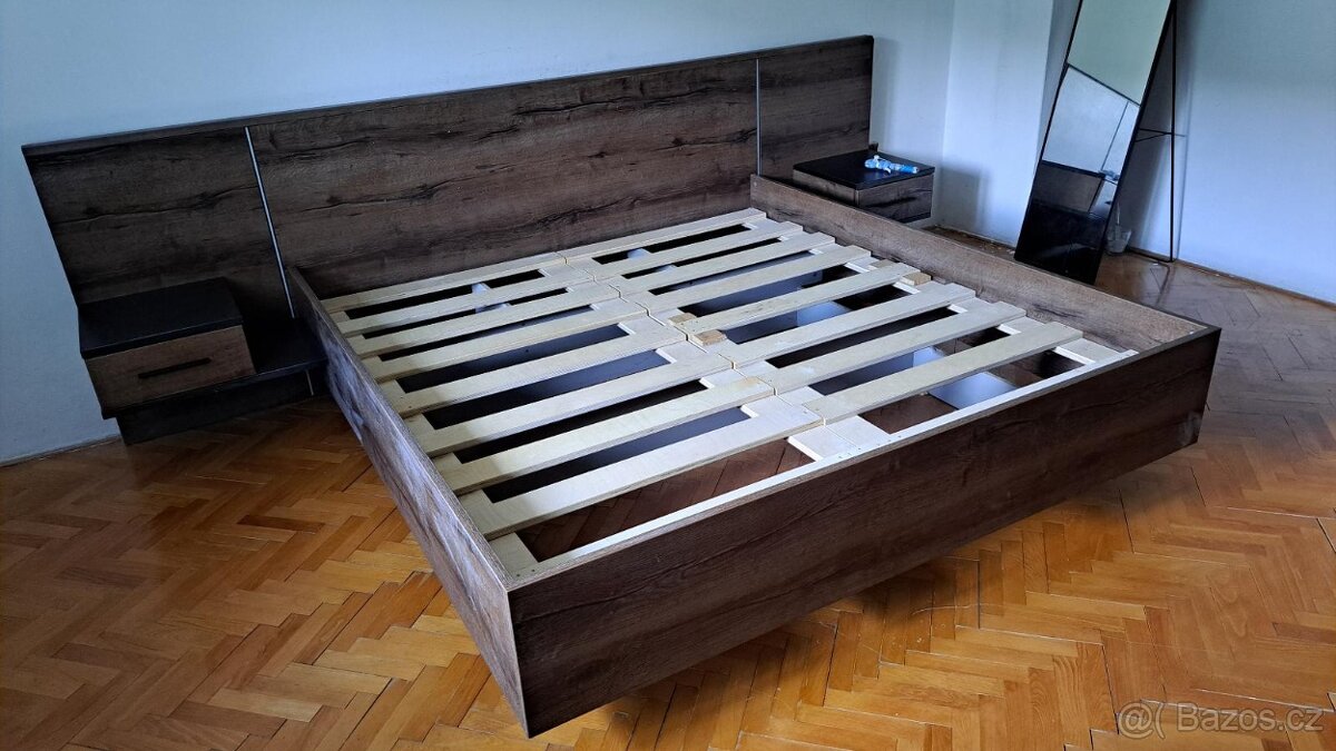 Prodám manželskou postel včetně roštů 180x200 - 4