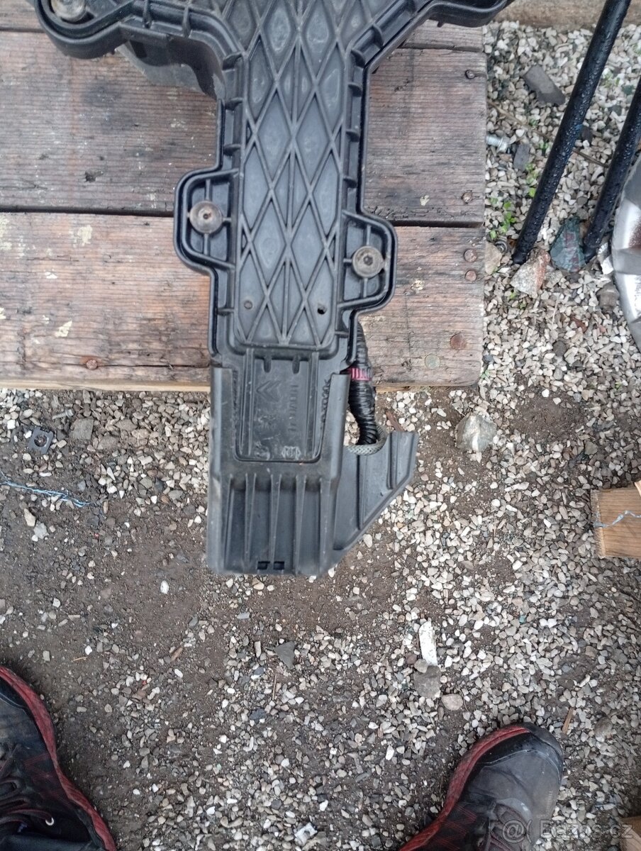 PEUGEOT 4007, C-CROSSER 2,2HDI 4HN NÁDRŽKA NA ADITIVA - 4