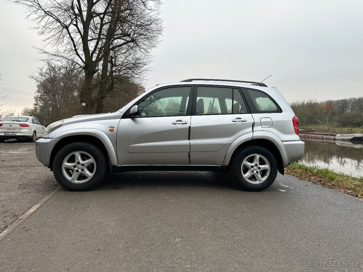 TOYOTA Rav4 2.0 D4D 4x4 Zachovalá - 4