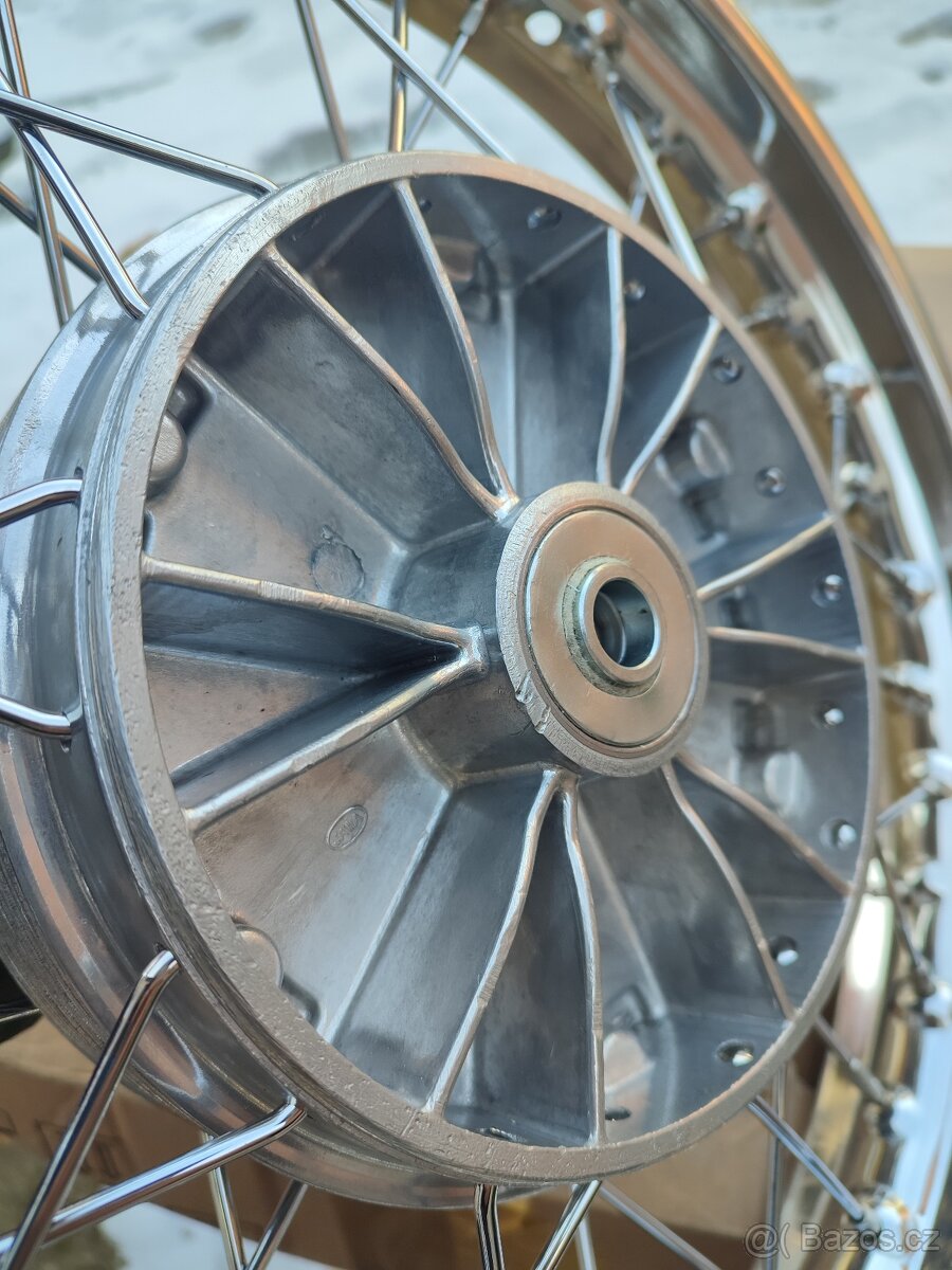 Nové kolo Jawa 250, 350 panelka - 4