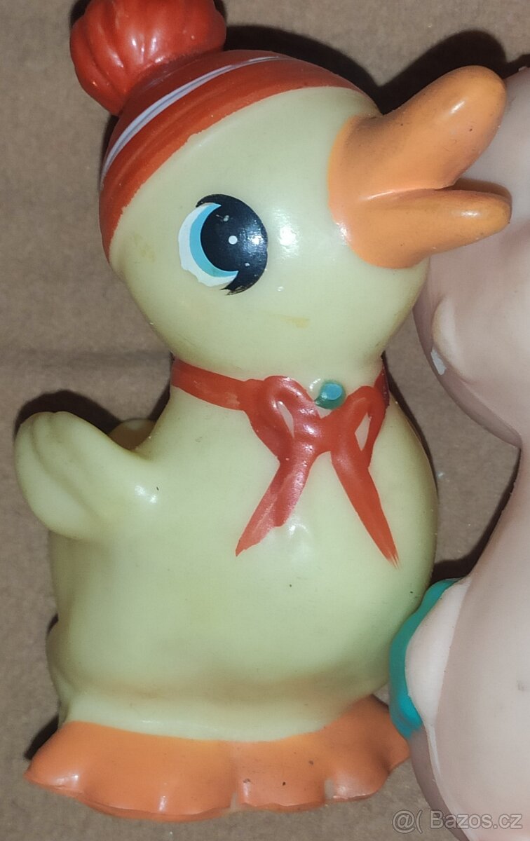 Staré pískací hračky, mončičáci, řetěz na kočárek - 4