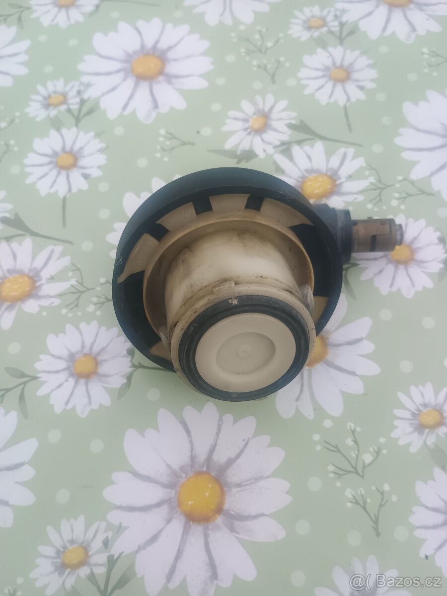 Víčko nádrže Škoda Favorit - 4