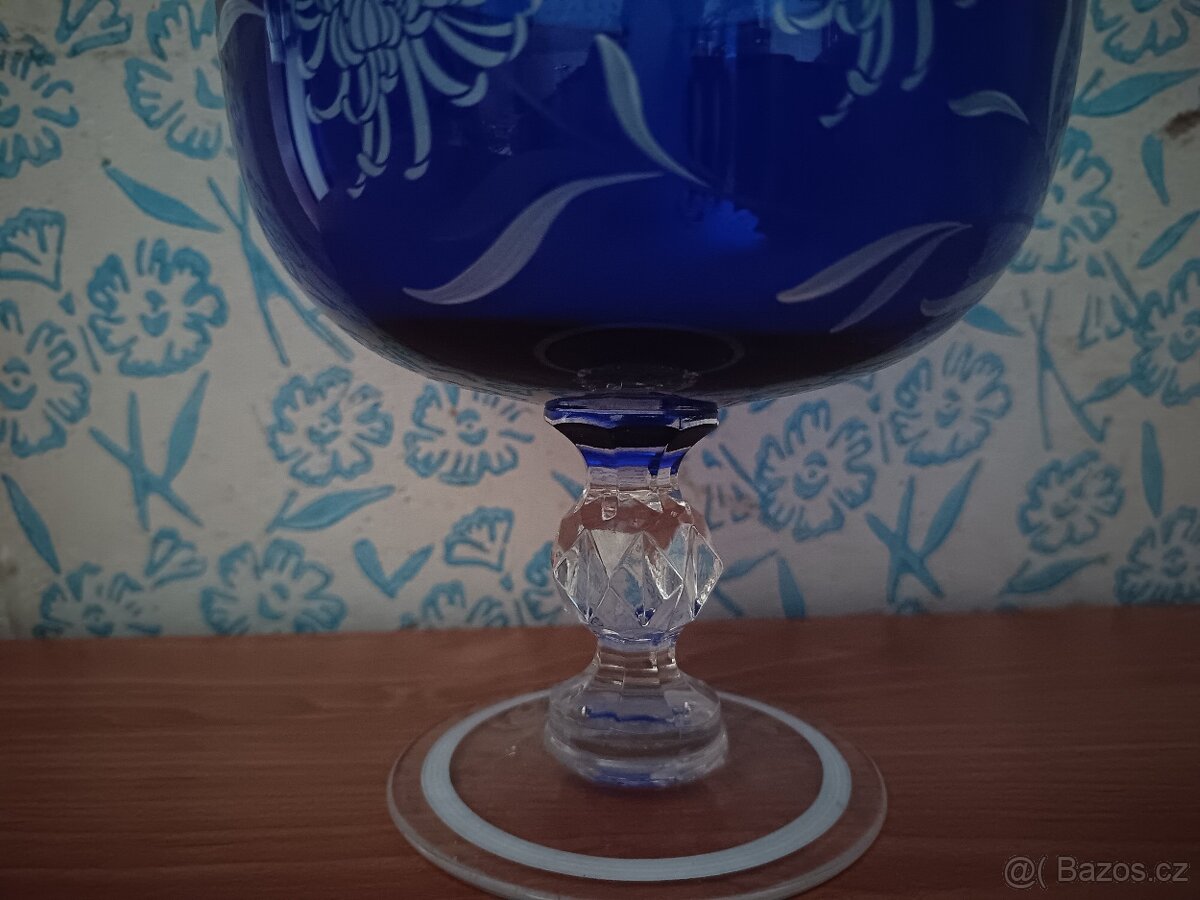 Modrý skleněný pohár s motivem - 4