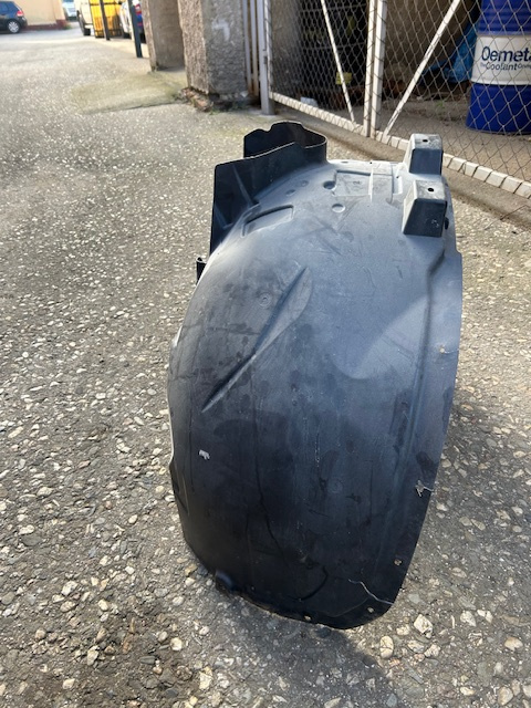 Volvo XC90 2015- víko kufru, nadkolí - 4