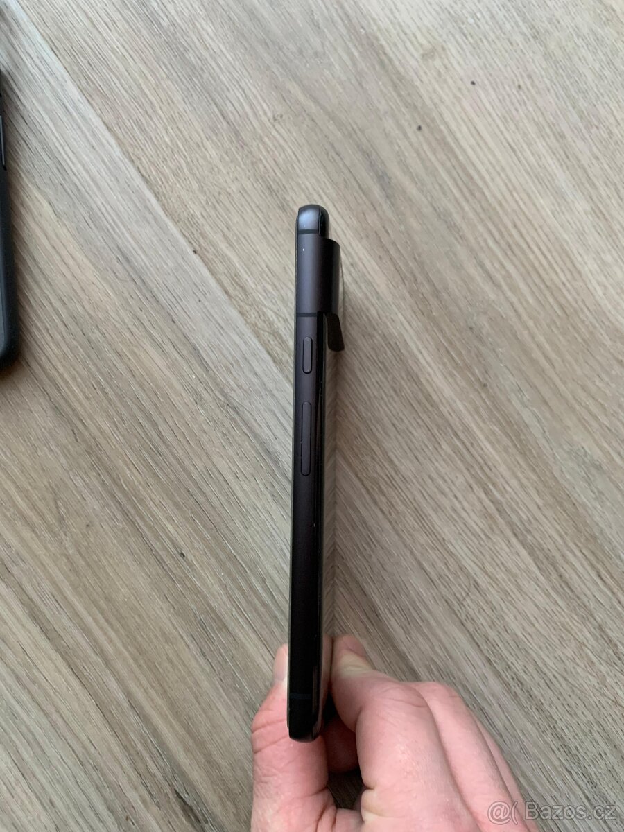 Google Pixel 8 8 GB/128 GB + příslušenství - 4