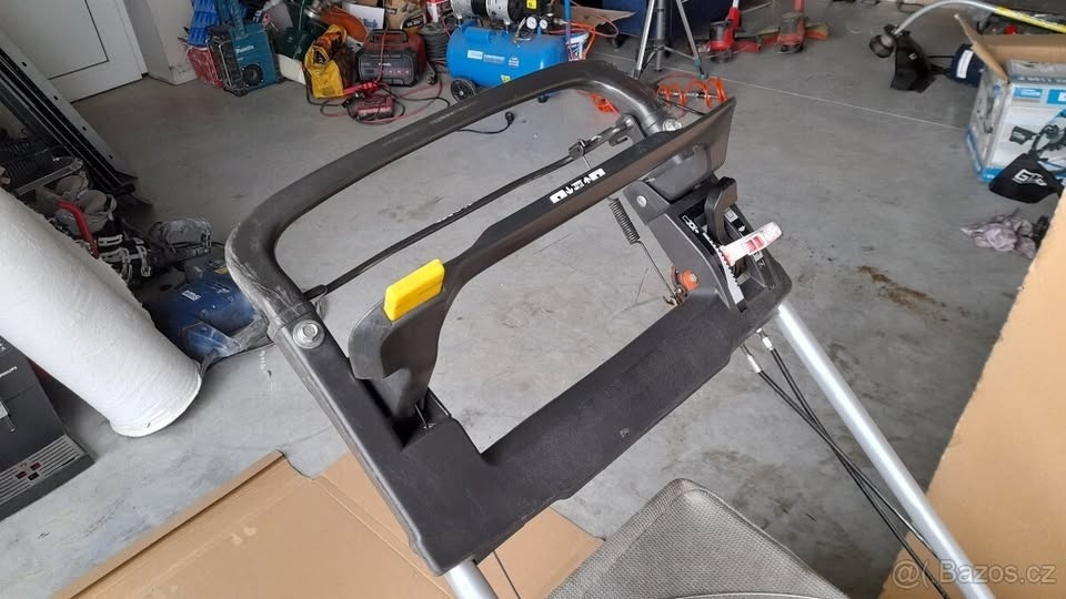 Benzínová sekačka Honda 46 cm - 4